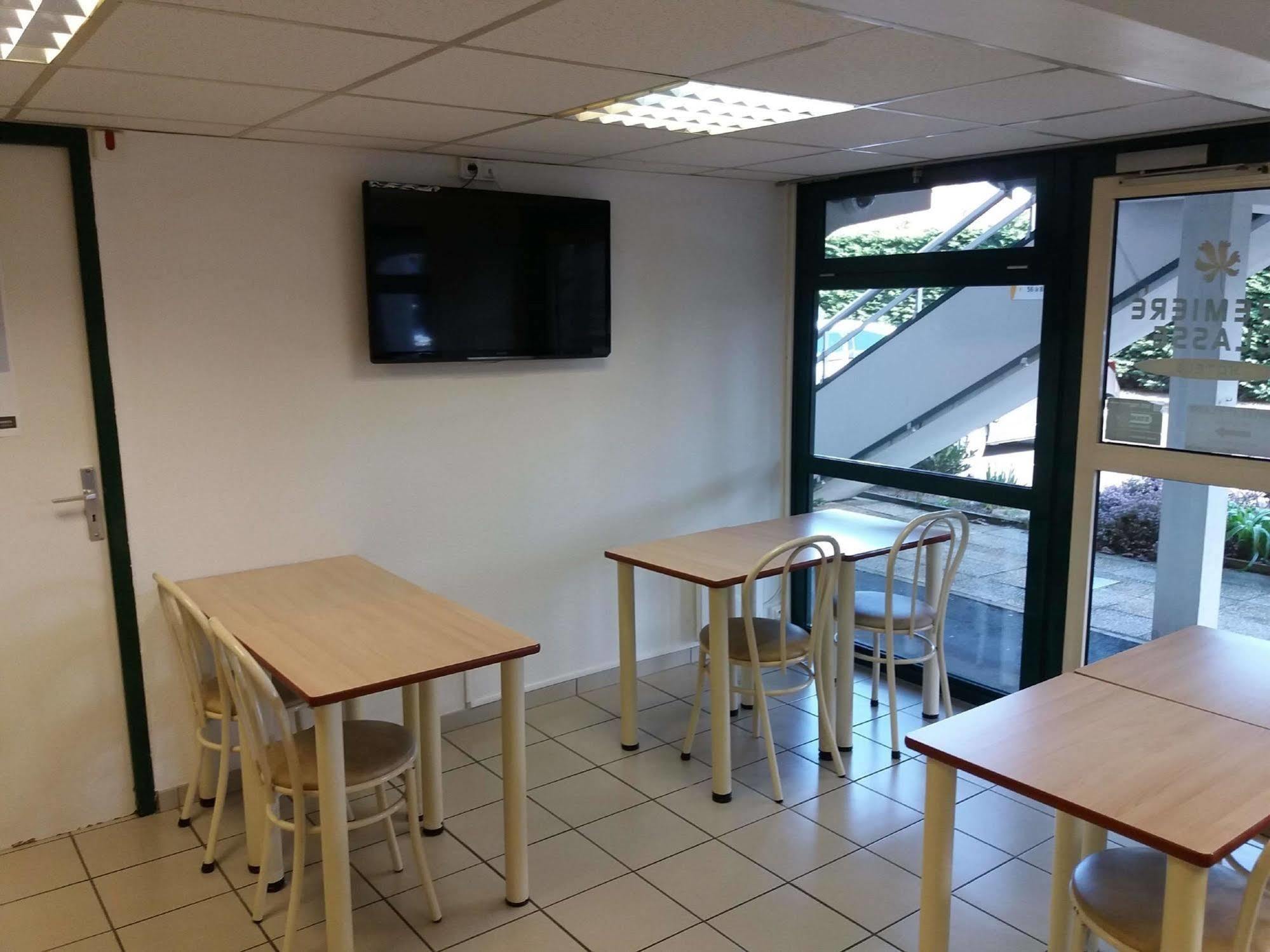 Premiere Classe Lille Sud Henin Beaumont Нойел-Году Екстериор снимка